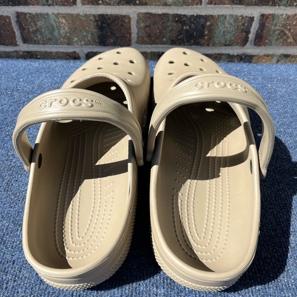 Crocs Men Size 17 Tan Beige New with tags Sandals - Picture 3 of 4